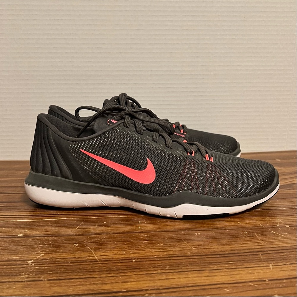 Nike Women's Flex Supreme TR 5 cross-training shoes